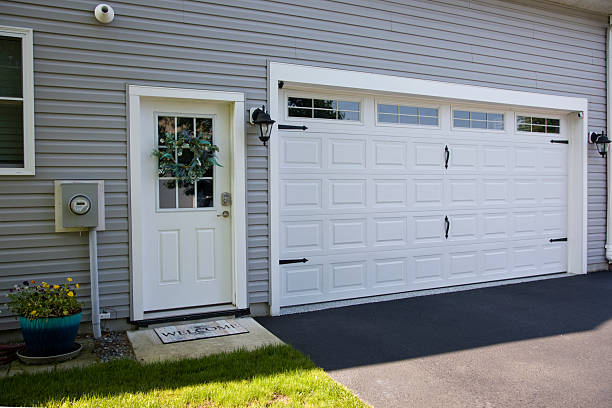 24/7 Emergency Garage Door Panel Replacement experts in Warren County County, NC